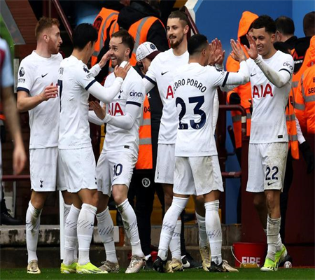 Bayern Lo Lắng Về Tình Hình Của Kane Tại Euro Vì Áp Lực Không Giành Trophée Mùa Đầu Tiên